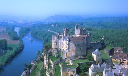 Venez vivre l’aventure féérique médiévale des Châteaux et des Bastides en Vallée de la Dordogne